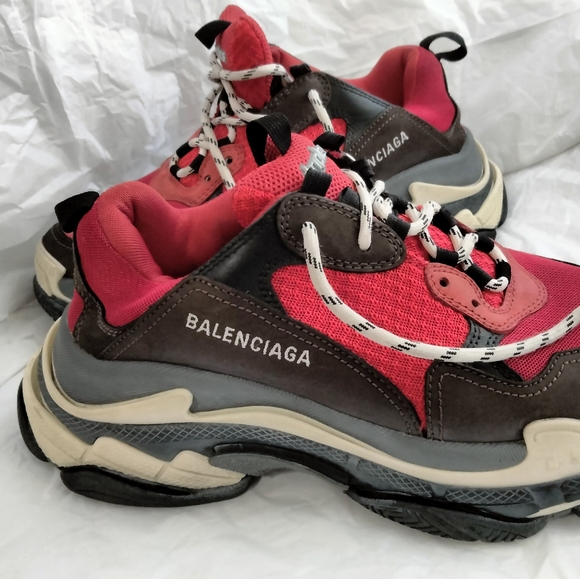 Balenciaga Triple S for Men Size 8 Authentic - Picture 13 of 16